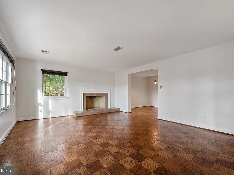 3606 Pinetree Ter — Photo 11