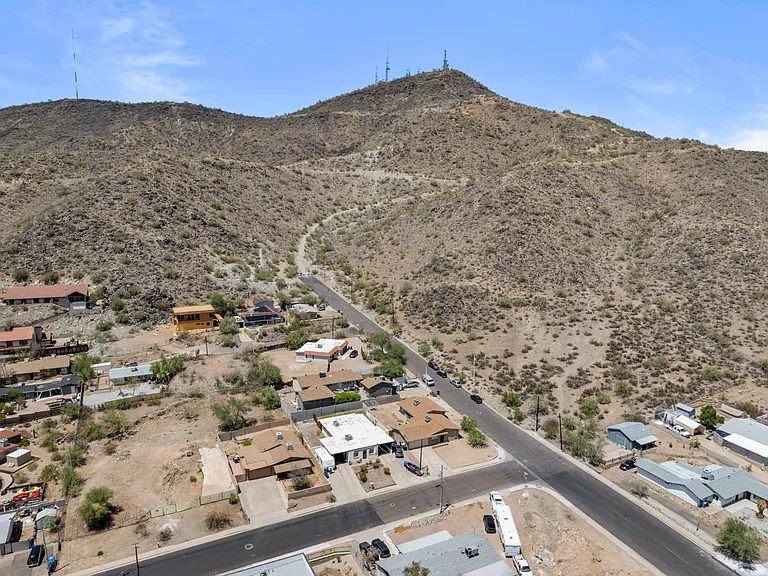 1502 W Shangri La Rd #2 — Photo 42