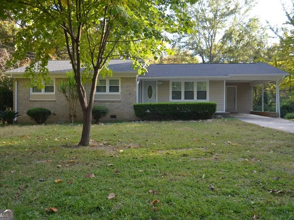 1041 S Pine Knoll Dr, Macon, GA 31204