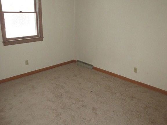 5th image of 1607 Crestview Dr #A
