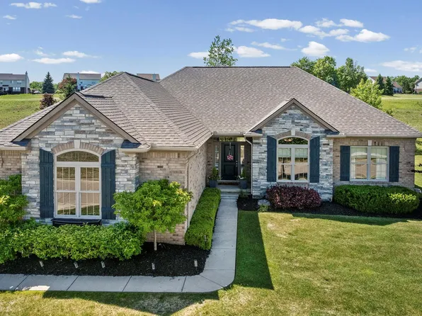 672 Brooks Ln, Oxford, MI 48371