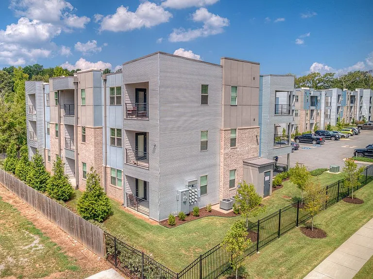 Ascent at Aldersgate — Photo 3