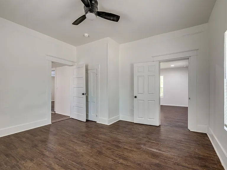 515 W Martin St — Photo 20