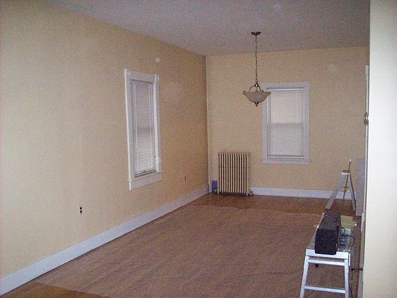 4th image of 12 Arlington Pl