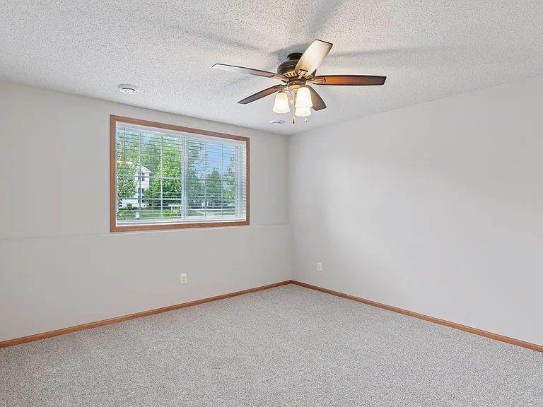 15130 Fanning Dr N #1 — Photo 32