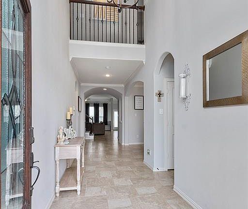 3rd image of 15610 Windsor Bluff Dr