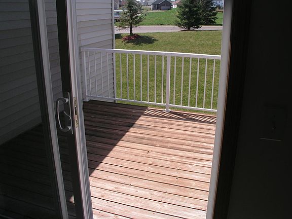 Deck off Living/dining room