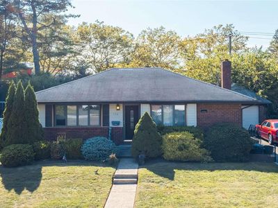 110 Longfellow Avenue, Levittown, NY, 11756