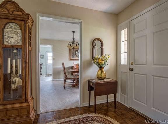 3rd image of 2519 Castlewood Dr