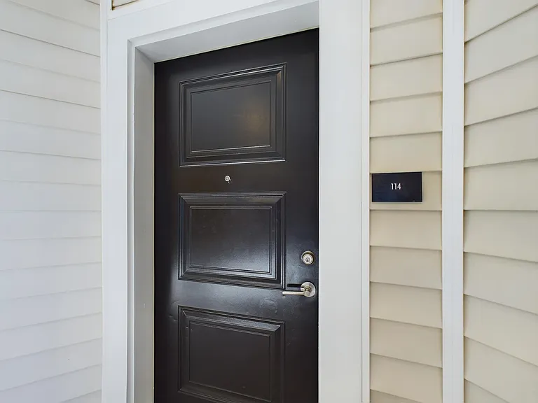 Aurora St. Leon — Photo 108