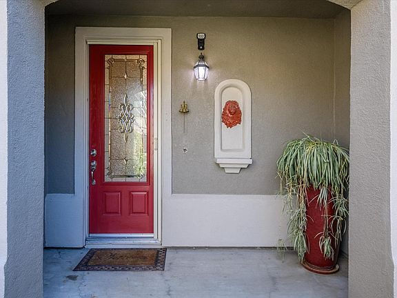 4th image of 1073 Villaggio Circle