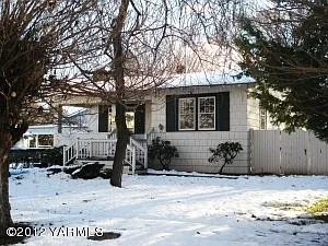 2208 Barge St photo 1