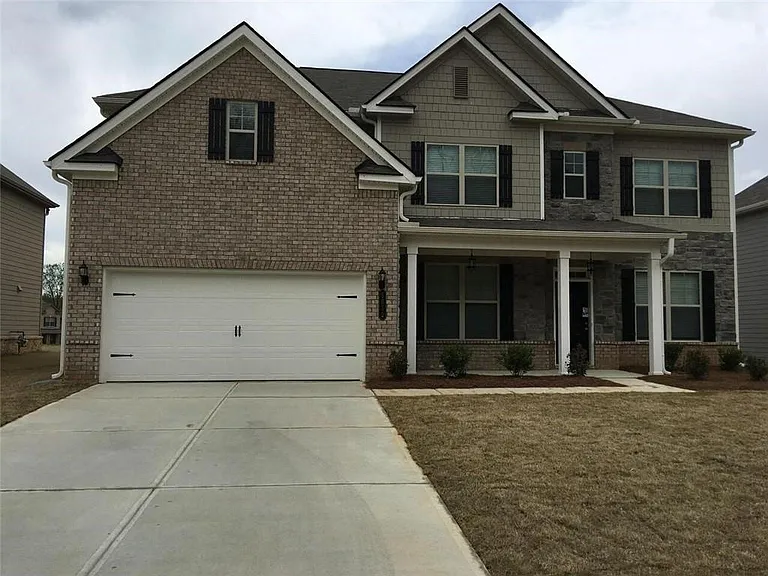 5650 Mirror Lake Dr — Photo 2