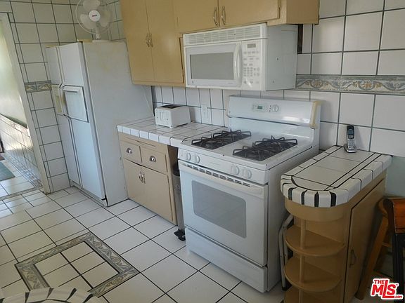 4th image of 5923 S Wilton Pl