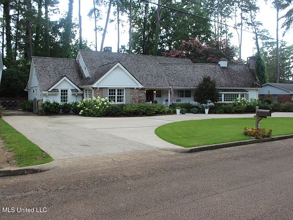 4th image of 415 Perkins Dr