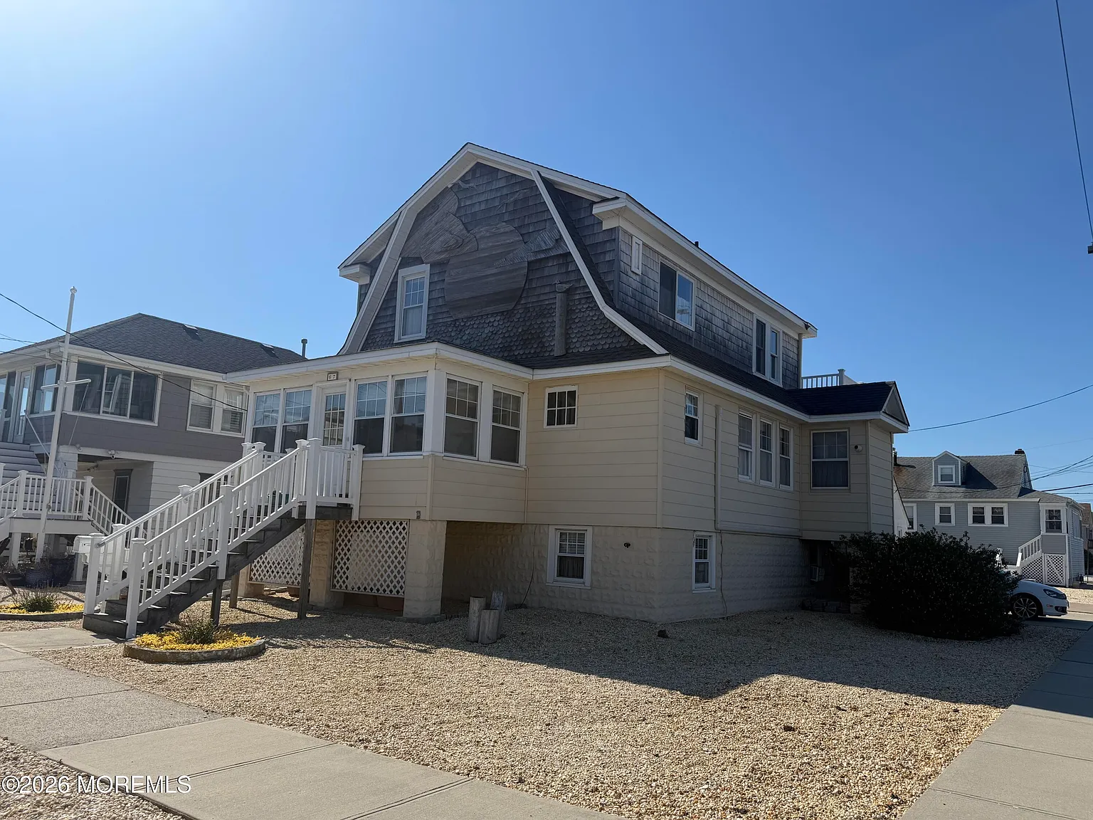 4 bed, 2.5 bath, 1926 sqft, $3,400 — Photo 1