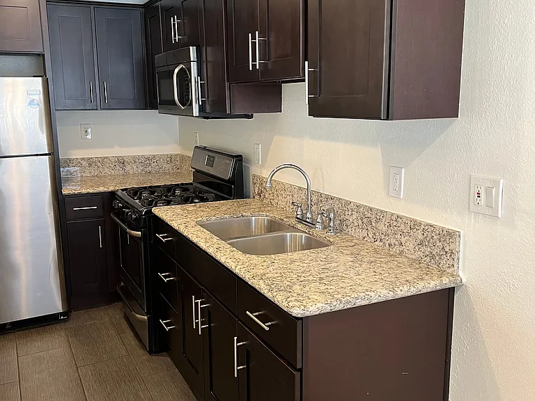 5912 Willoughby Ave #1 — Photo 3