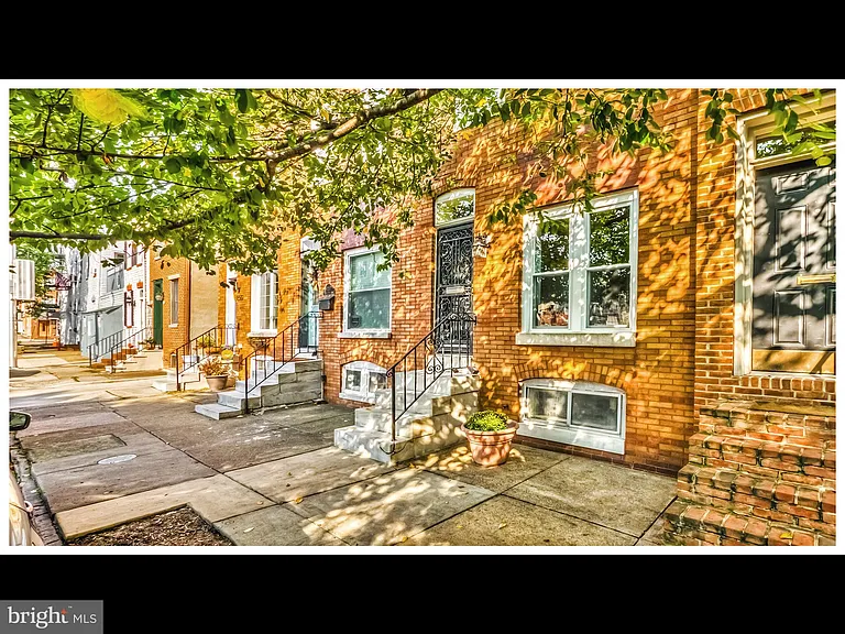 1209 S Ellwood Ave — Photo 2