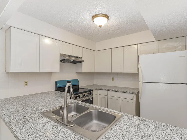 12906 Leader St #2906 — Photo 7