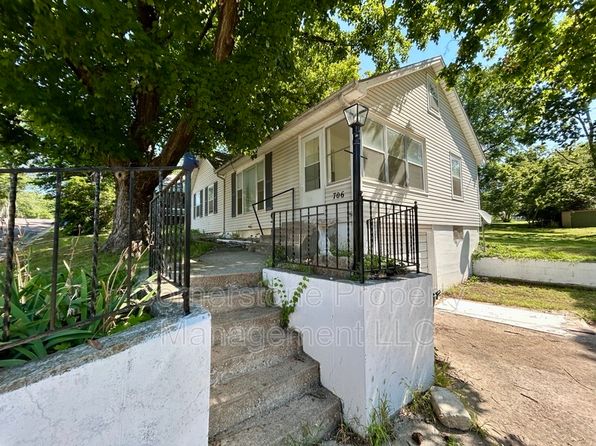 706 Locust St