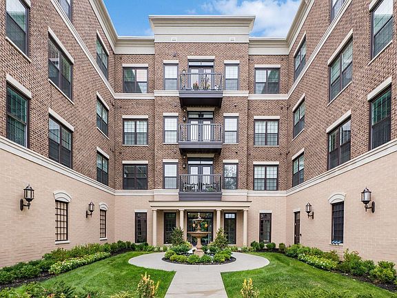 3rd image of 1670 E Broad St #408