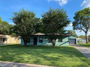 1425 4th Ave N, Texas City, TX 77590