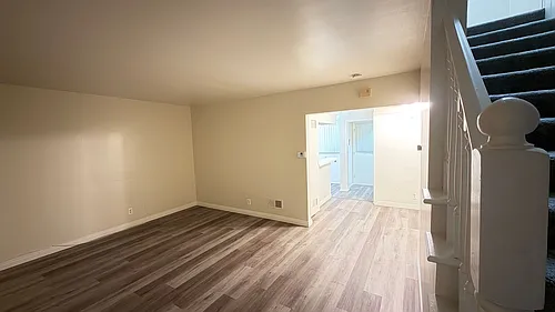 10303LaRe Photo 1