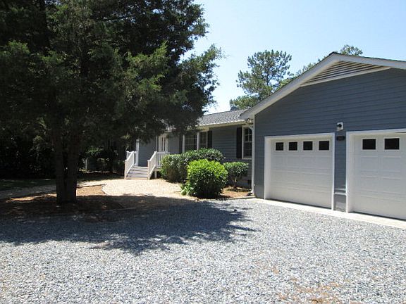 2nd image of 507 Blue Heron Ln