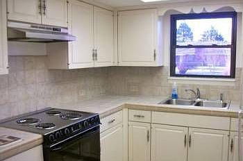 3rd image of 1611 W Lilac St