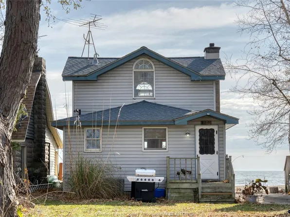 1049 Heritage Rd, Kingsville, ON N9Y 2E6