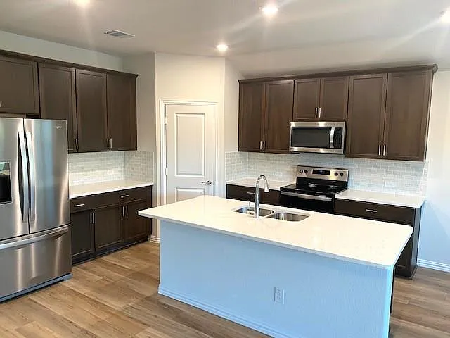 1902 Canyon Ln — Photo 14
