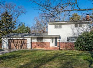14 McNulty St, Dix Hills, NY 11746