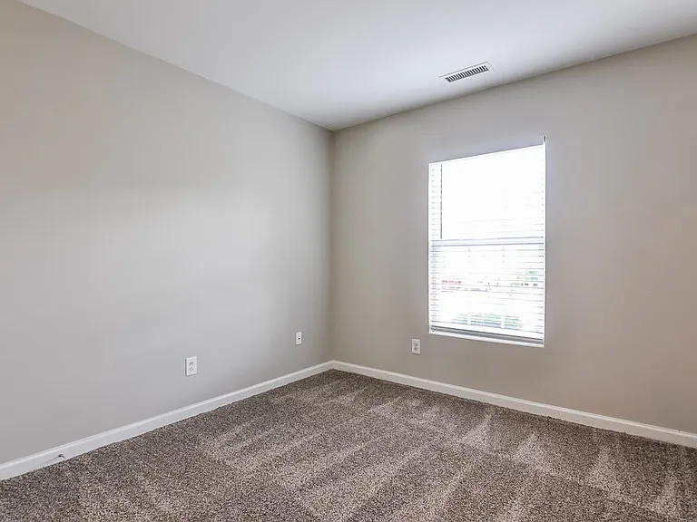 535 Kerriann Ln — Photo 12