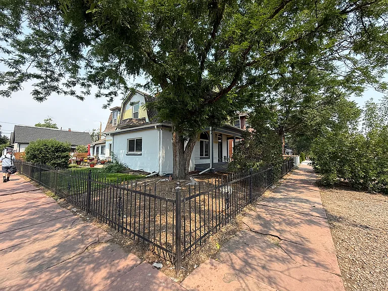 605 W 5th Ave #202 — Photo 10
