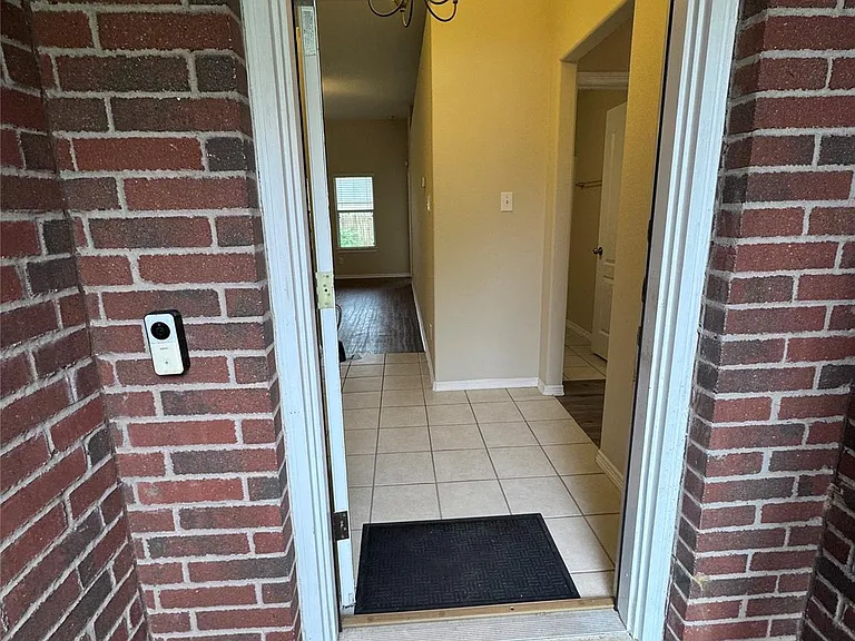 7039 Durango Creek Dr — Photo 2