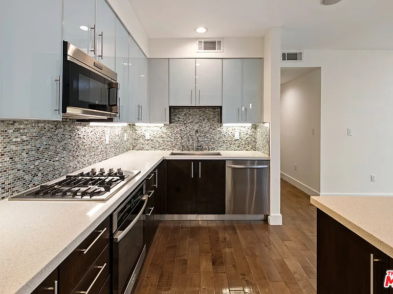 1304 Roxbury Dr #103 — Photo 11