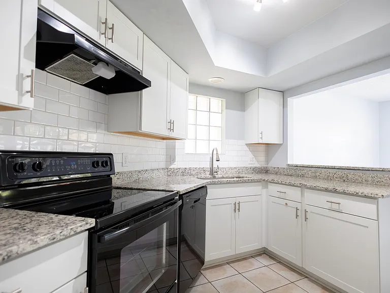 110 Weybridge Cir #A — Photo 4