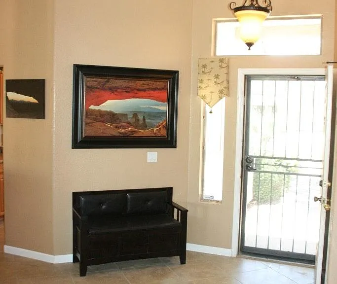 Great nature light at this FULLY FURNISHED vacation home!