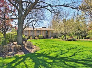 28000 Cambridge Ln, Pepper Pike, OH 44124