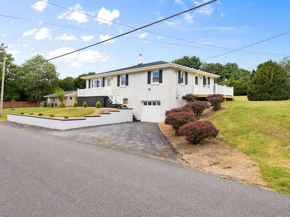 2015 Mountain Valley Rd, Keezletown, VA 22832