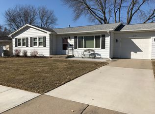 110 32nd St NW, Cedar Rapids, IA 52405