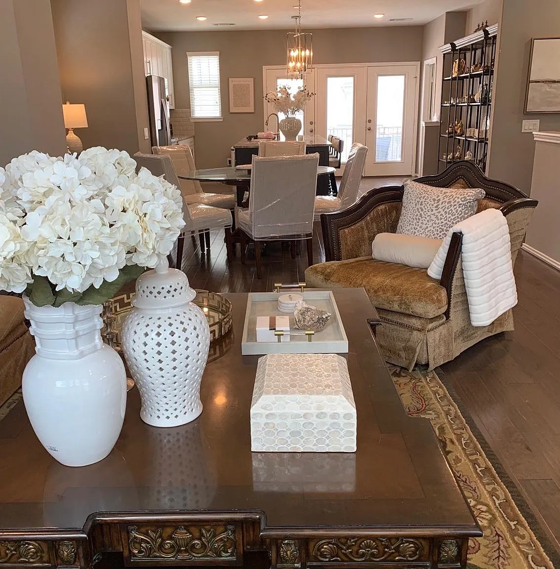4 bed, 3.5 bath, 2274 sqft, $4,200 — Photo 4