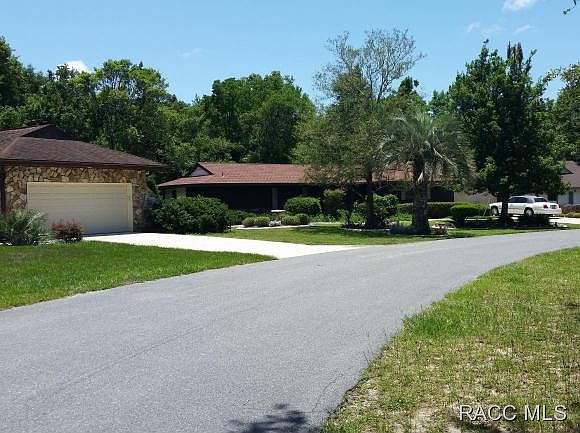 2nd image of 29 Holly Ct
