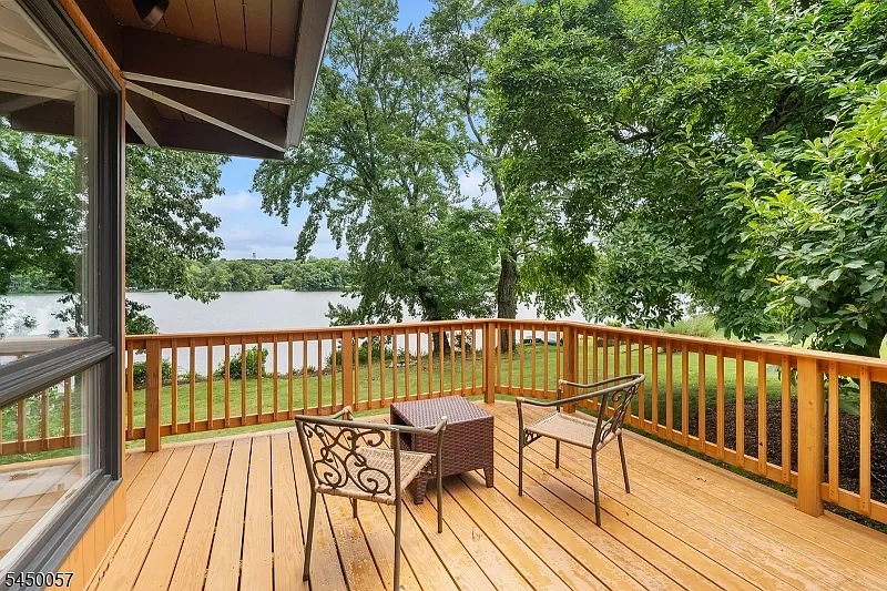 3 bed, 2.5 bath, $4,500 — Photo 3