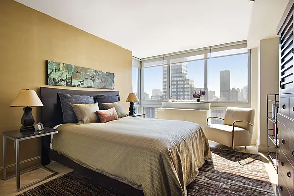 Rented by Compass | media 27