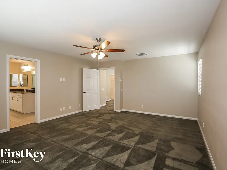 4551 Wyncrest Ave — Photo 8