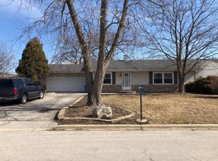 1141 Austin Ave, Aurora, IL 60505