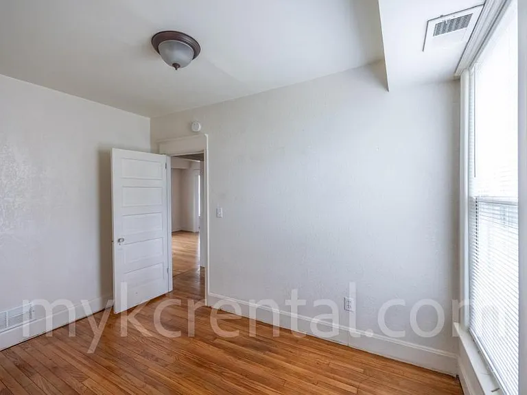 4306 Fisher St — Photo 32