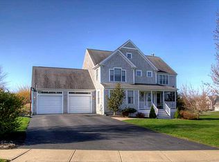 291 Island Dr, Middletown, RI 02842