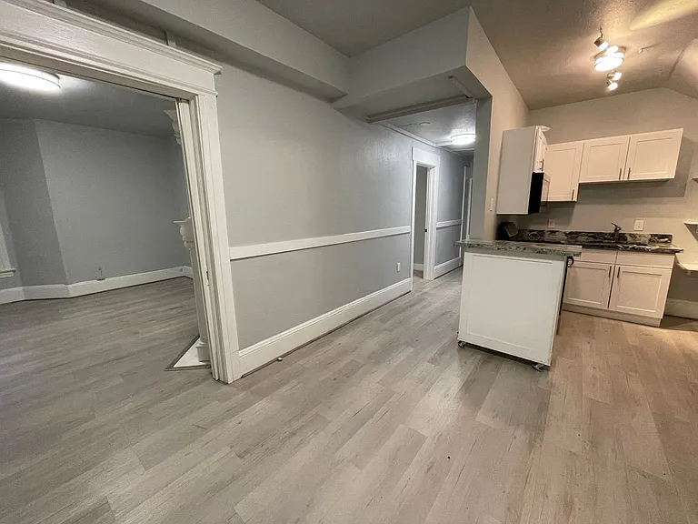East Union Apartments | Updated Homes Steps from Pike/Pine — Photo 32